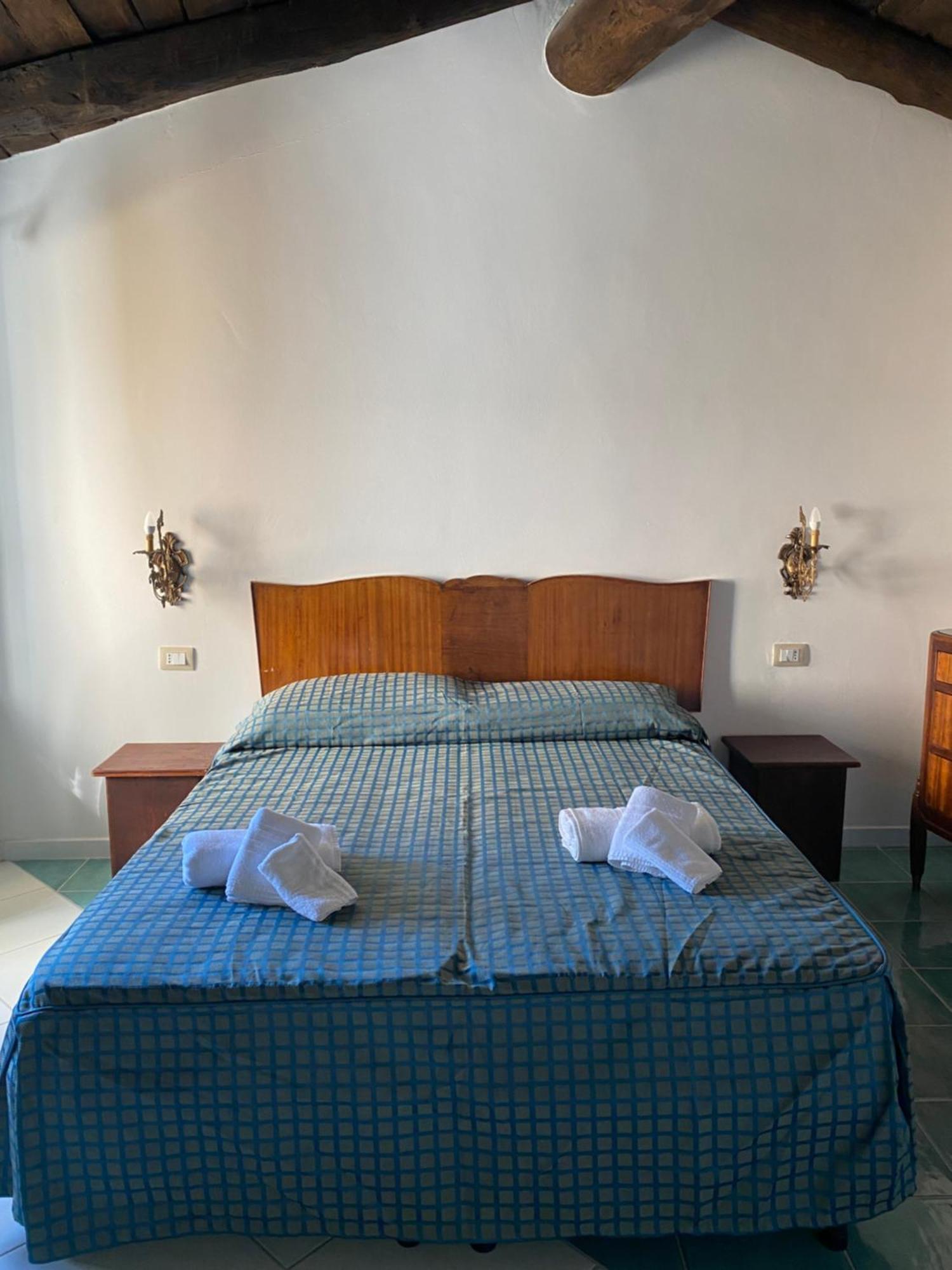La Locanda Del Curato Rooms Lentiscosa Luaran gambar